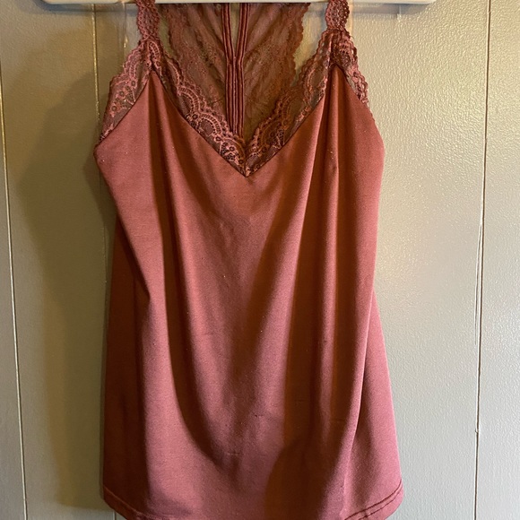 🌸 Daytrip Maroon Top, with knitted razorback. - Picture 2 of 3